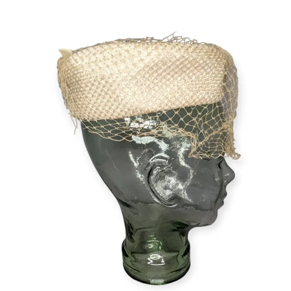 Vintage Ivory Pill Box Hat with Net Veil - Picture 2 of 12